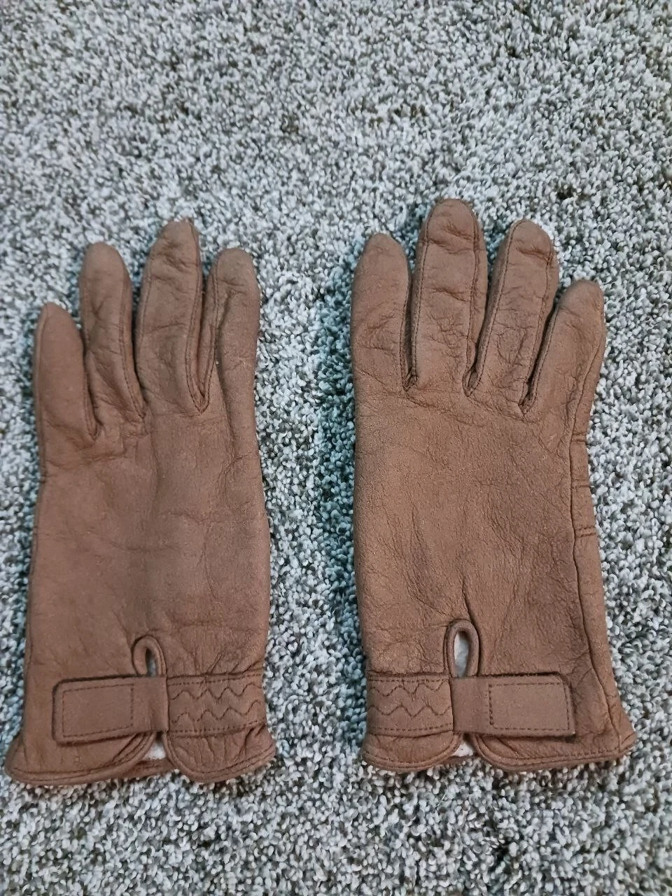 Women's Brown Suede, Thinsulate Lined Gloves By Fownes, Size S