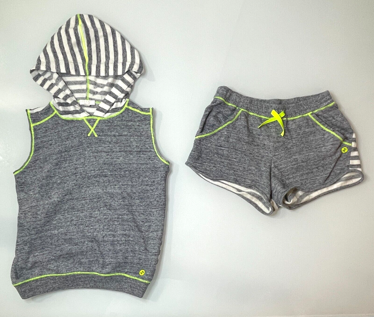 Gucci Girls Shorts Hoodie Set Gray Striped Neon Size