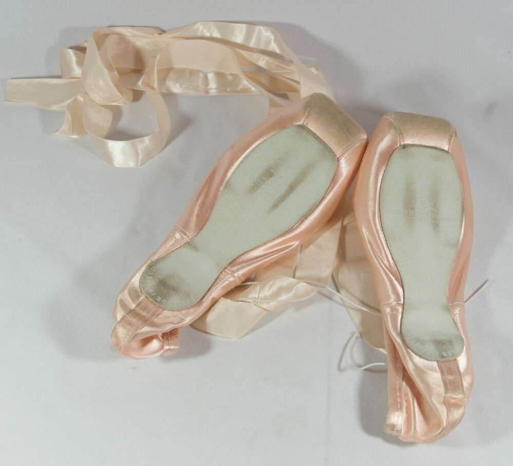 Gaynor Minden Pointe Shoes Ballet Womens 7W eBay