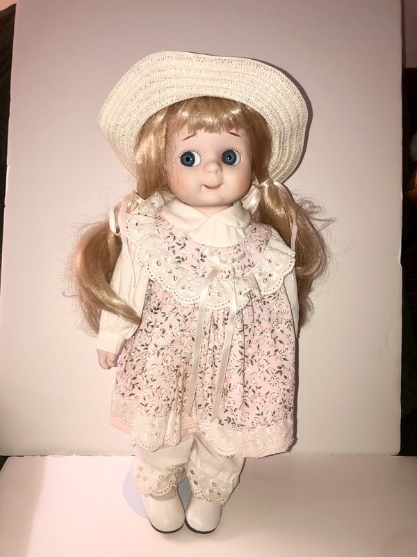 Dynasty Doll Collection Googley Eyes 17" Betsy Blonde Hair Blue Eyes With Hat