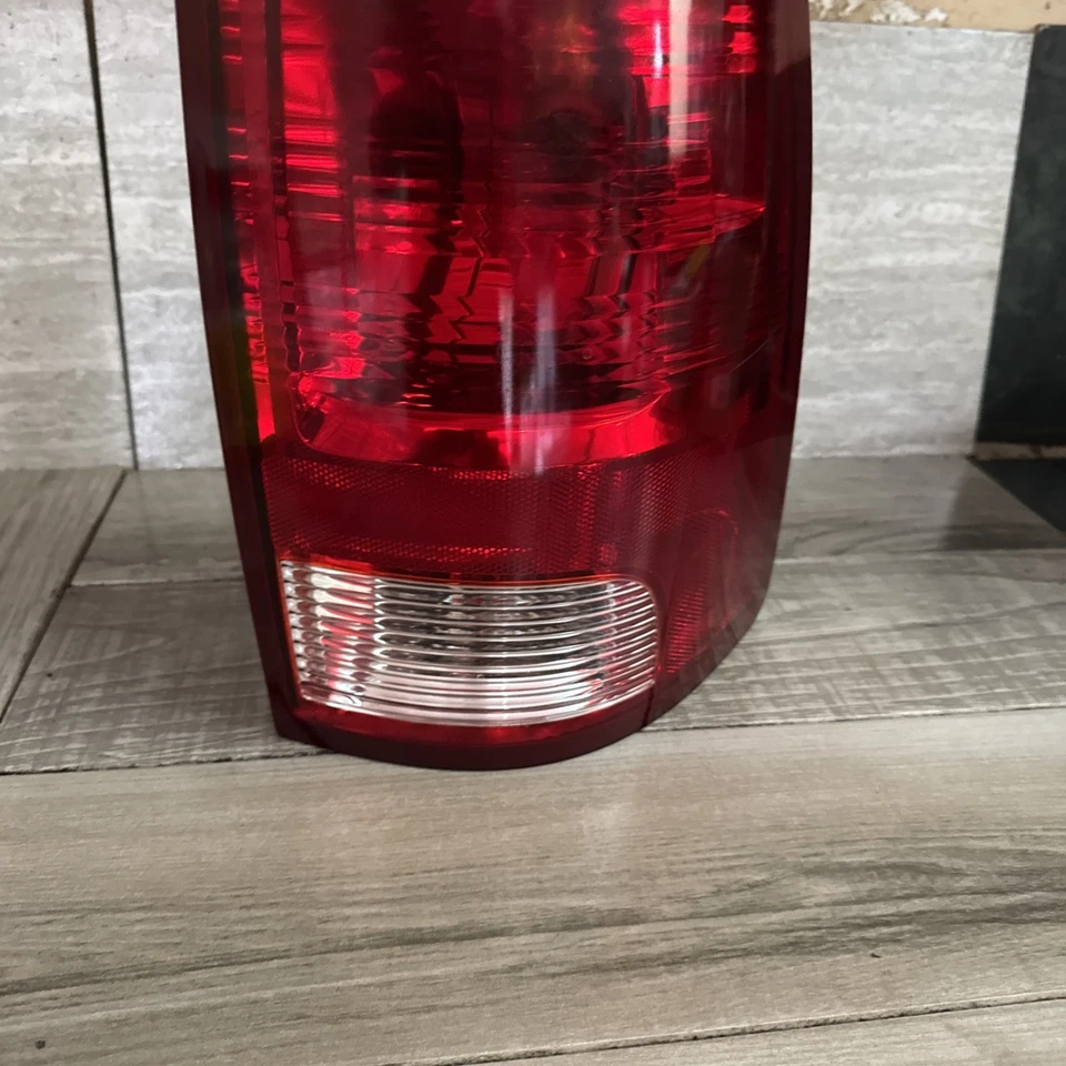 🥇 2010-2017 Dodge Ram 1500 2500 3500 diestro pasajero luz trasera lámpara OEM Foto 3 de 4