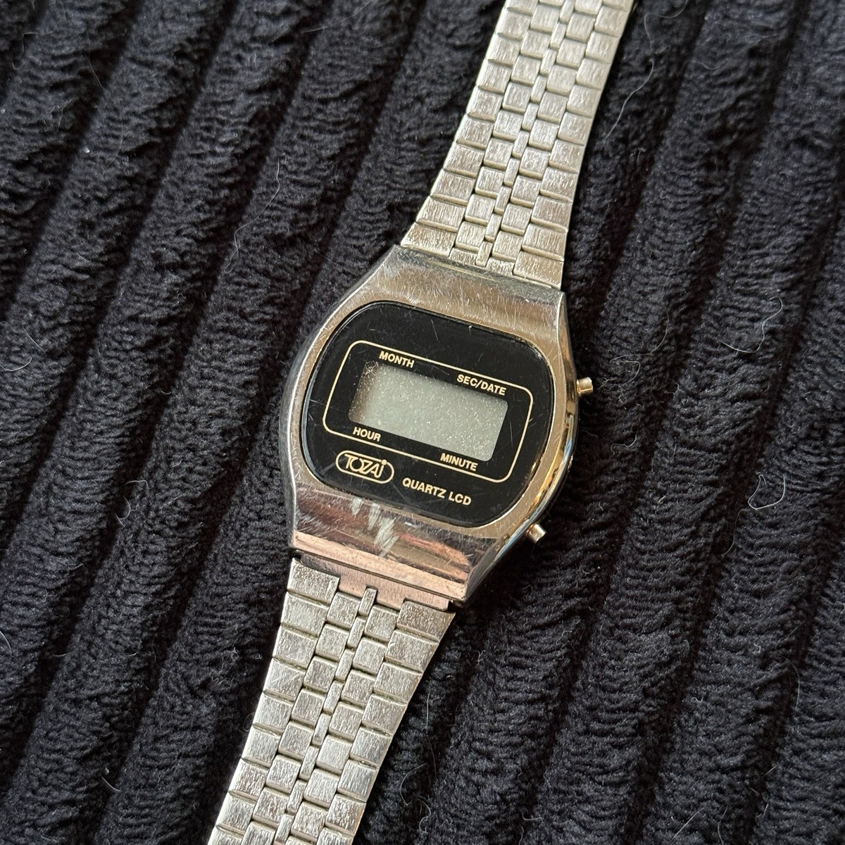 Vintage 1980s Tozai Quartz LCD Digital Watch Hong Kong Made Stainless Steel Band View 3