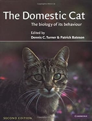 The Domestic Cat : The Biology of Its Behaviour Paperback