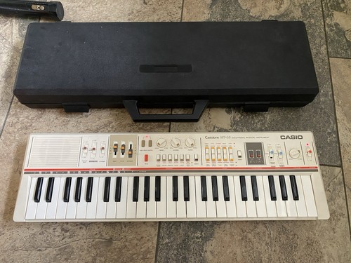 Casio Casiotone MT 65 Vintage 1983 Electronic Keyboard + Hard Carry Case