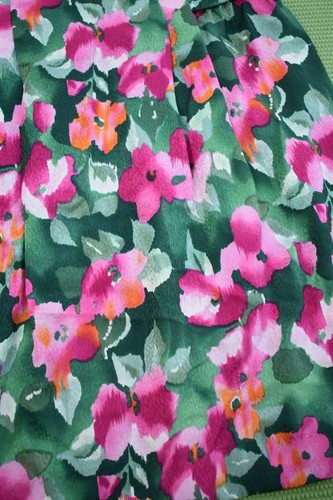 Beautiful silk mini skirt, vivid colors, pink hibiscus pattern, small - Picture 4 of 5