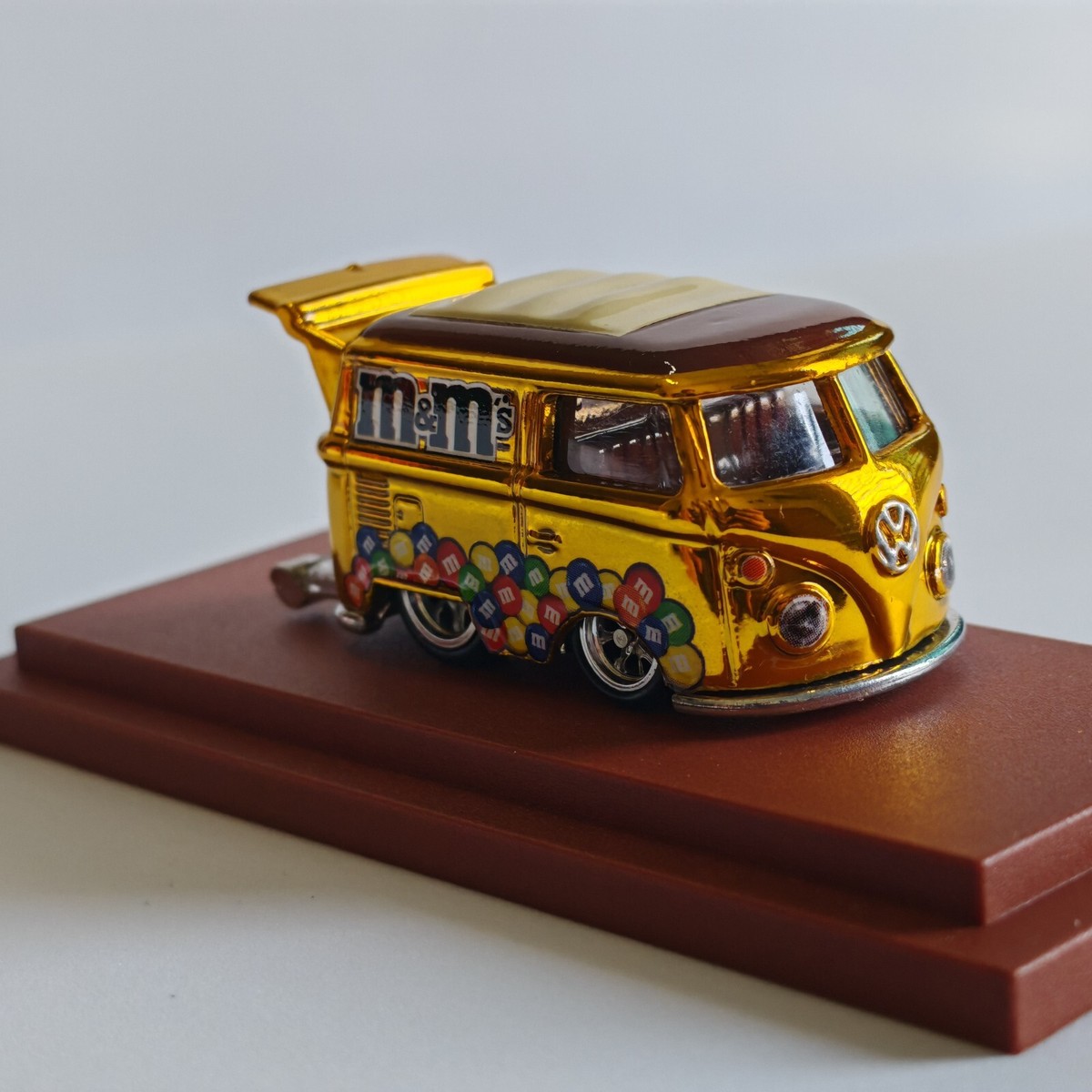 ミニカー Hot Wheels M&M's Volkswagen Kool Kombi Hot Wheels Custom Made For Kool Kombi M&M RLC - Collectors