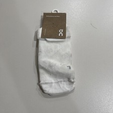 On Women  s White Performance Low Sock Small
