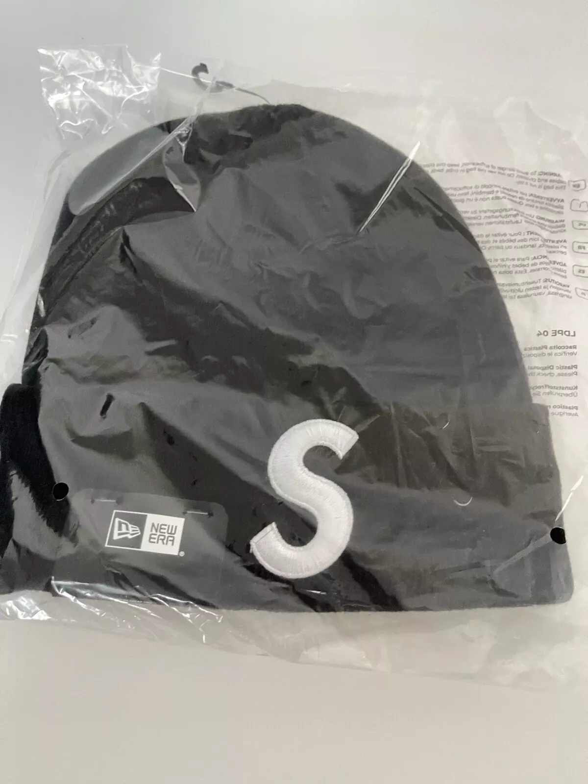 Bonnet noir logo Supreme New Era S