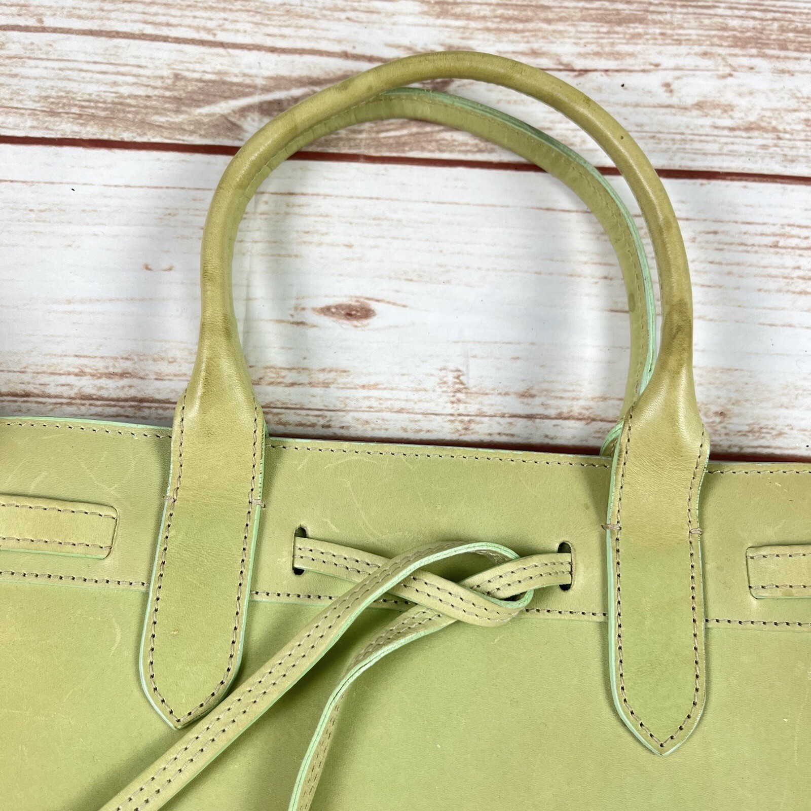 Dooney and Bourke Y2K Lime Green Leather Handbag Me… Gem