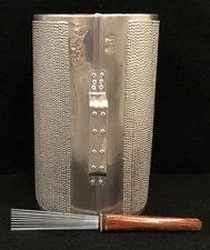 GUIRA PROFESIONAL DOMINICANA🇩🇴25”X 13”  CON SU GANCHO INCLUIDO