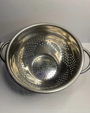 Stainless Steel Colander – 3.5 QT (3.3L) Essential Kitchen Tool