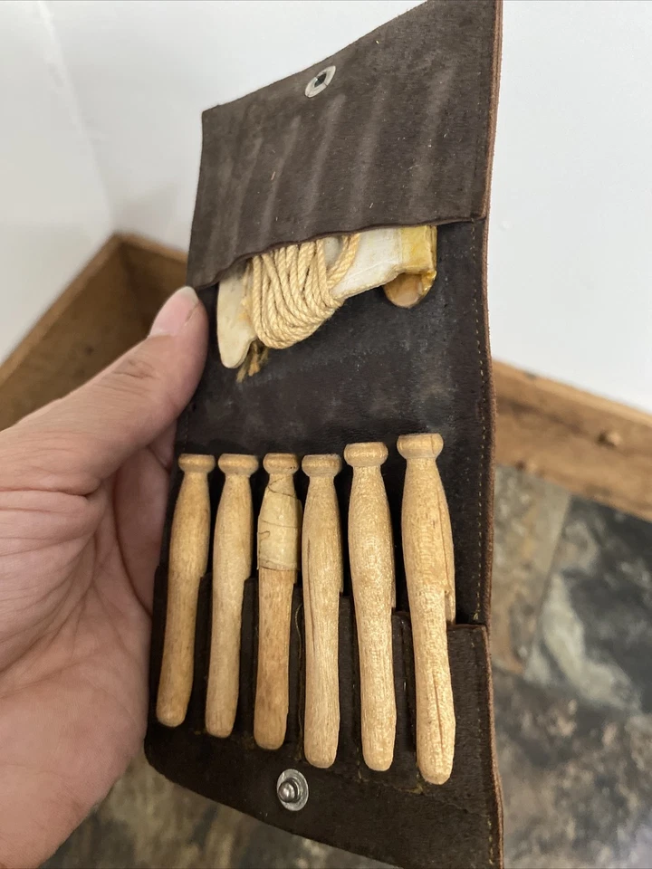 Antique 1920s Clothespin & Clothesline Set in Leatherette Case~ See Pics!! - Image 2 of 4