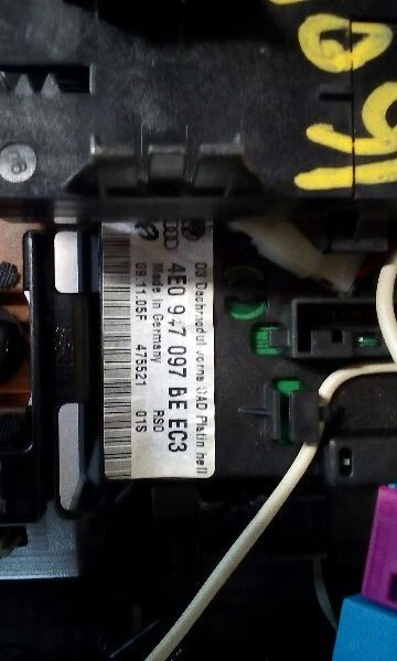 Консоль A8 AUDI 2006, передняя 287576 - Изображение 2 из 4