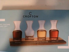 Wine Tasting Flight Set Of 4 Decanter Glasses On Wood board With Chalk Slate New