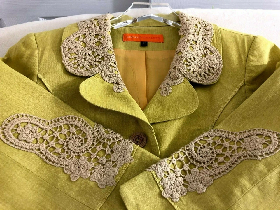 Cynthia Steffe Women's Size 2 Jacket Blazer Yellow Green Cotton Lace Appliques - Image 3 of 4