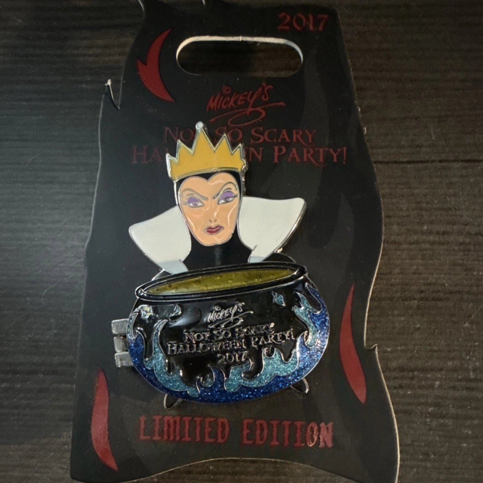 Disney Limited Edition Hinged Pin Snow White Evil Queen 2017 Halloween Party
