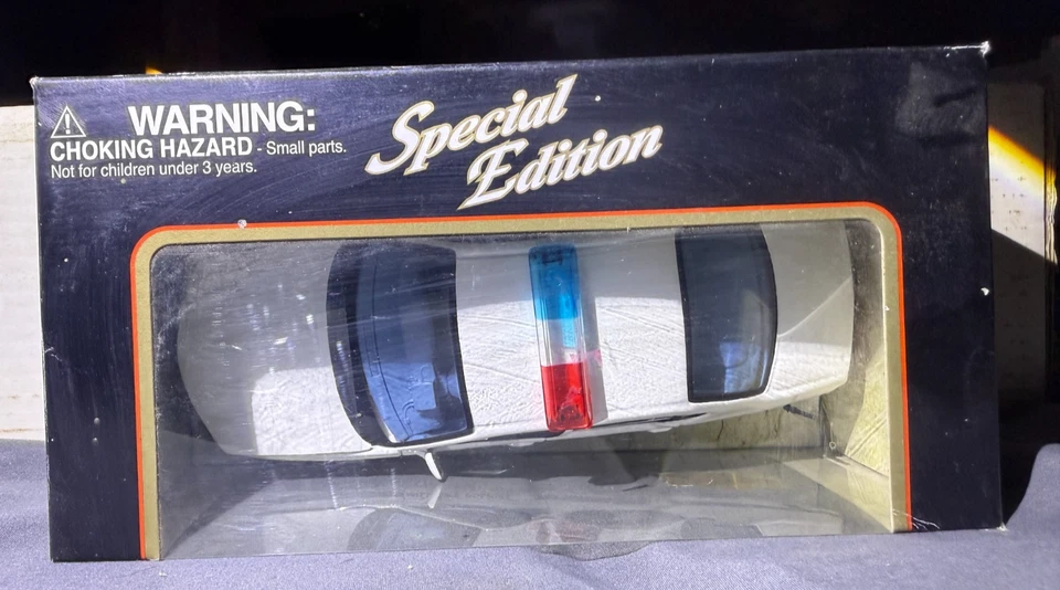 Chevy Impala 2000 Maisto Military Police escala 1:24 diecast edición especial Foto 2 de 4