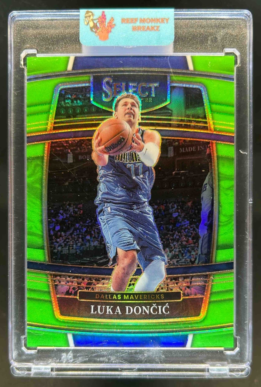 2021-22 Panini Select Luka Doncic Neon Green Prizm Concourse #/75 Mavericks
