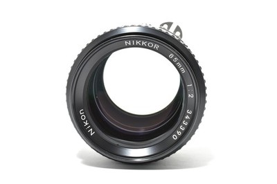 Mint] NIKON Ai-s Nikkor 85mm f/2 MF Portrait lens from Japan