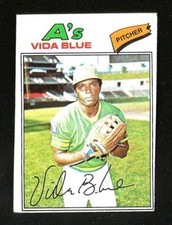 1977 Topps BASEBALL #230 VIDA BLUE EXCELLENT+ OAKLAND ATHLETICS (SB7)