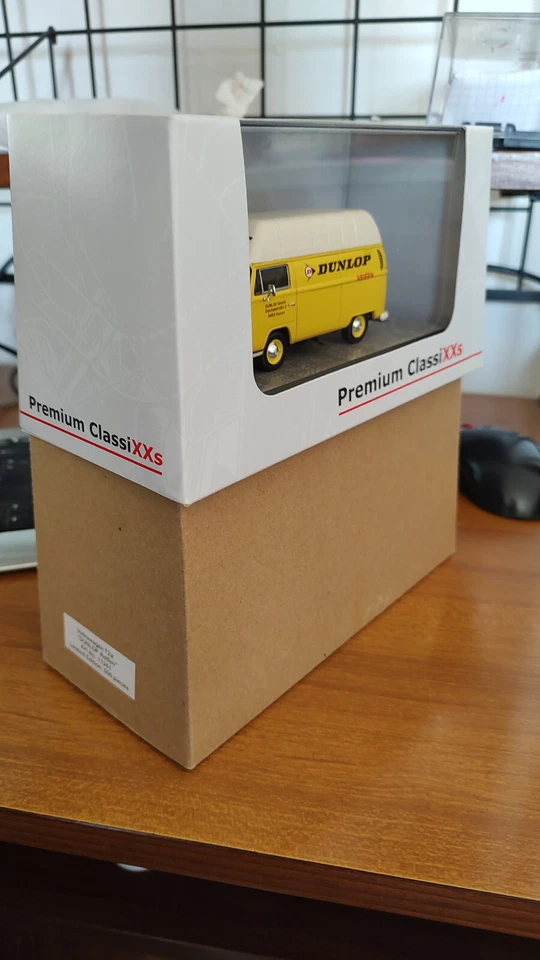 PREMIUM CLASSIXXS 11261 VW T2a "Dunlop-Reifen" art.11261 ltd 500pcs tetto alto - Immagine 4 di 4