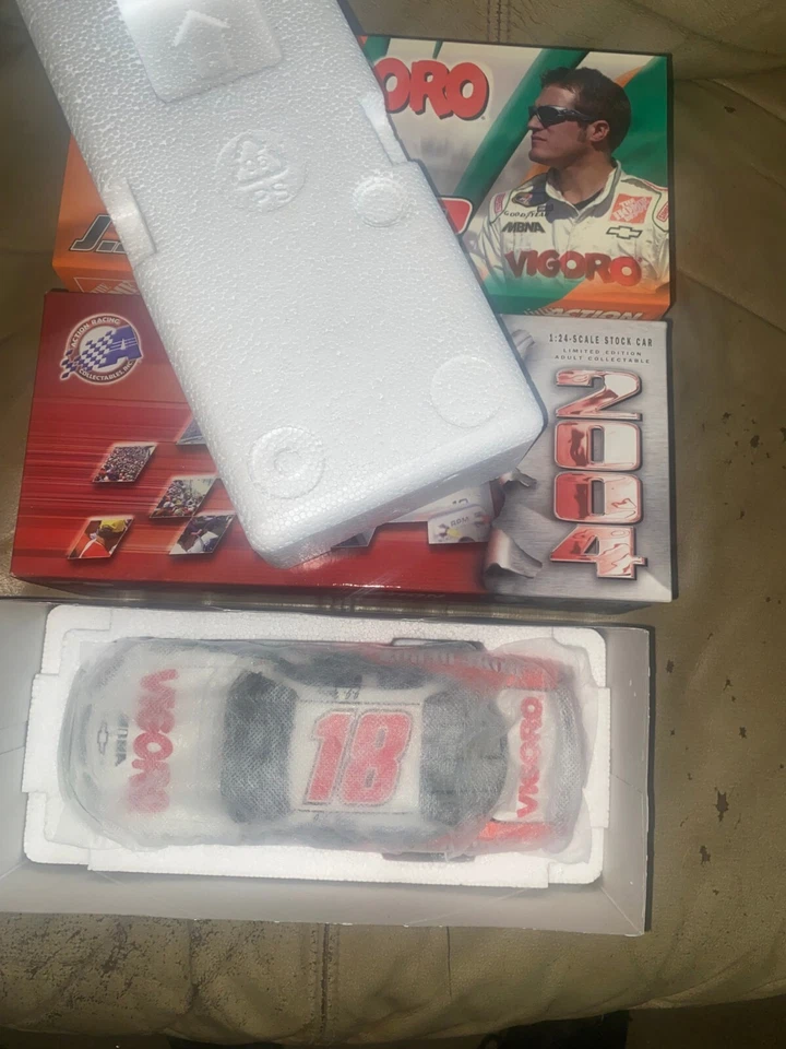 NASCAR-JJ Yeley, #18 2004 Monte Carlo. Vigoro, coleccionables de acción Foto 3 de 4