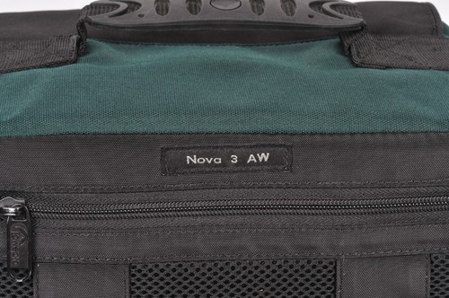 Lowepro Nova 3 AW Green Shoulder Bag for SLR with 3-4 lenses - Picture 6 of 10