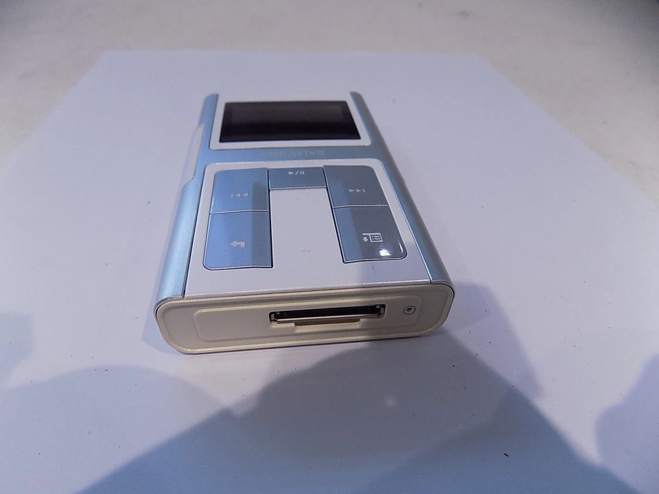 Creative Zen Sleek Photo 20GB MP3 Player Silver UNTESTED SPARES/PARTS - Image 3 of 4