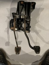 2005 - 2009 2006 Ford Mustang Manual Transmission Clutch Pedal Assembly Core Oem