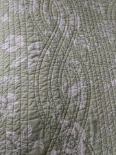 Green/White Queen Reversible Quilt With Scalloped Edge Bedspread Floral/Stripes