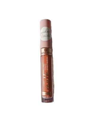 Essence Matte Liquid Eyeshadow  . 03 Peach Pop.