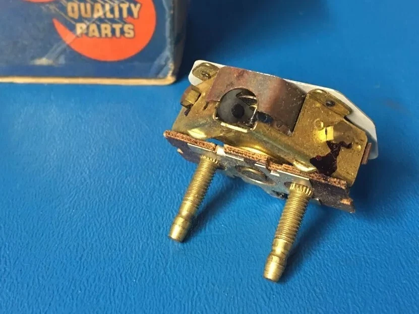 Nuevo de Lote Antiguo GM AC 1951 Oldsmobile Super 88 1952 98 y todo tablero medidor de gasolina combustible 1517358 Foto 4 de 4