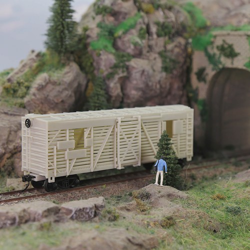 Evemodel 1pc HO Scale 1:87 Blank Unpainted Unassembled 40' Stock Car DIY C8767JJ - Picture 7 of 9