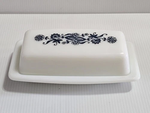 Vintage Pyrex Covered Butter Dish In Old Town Blue Onion Pattern