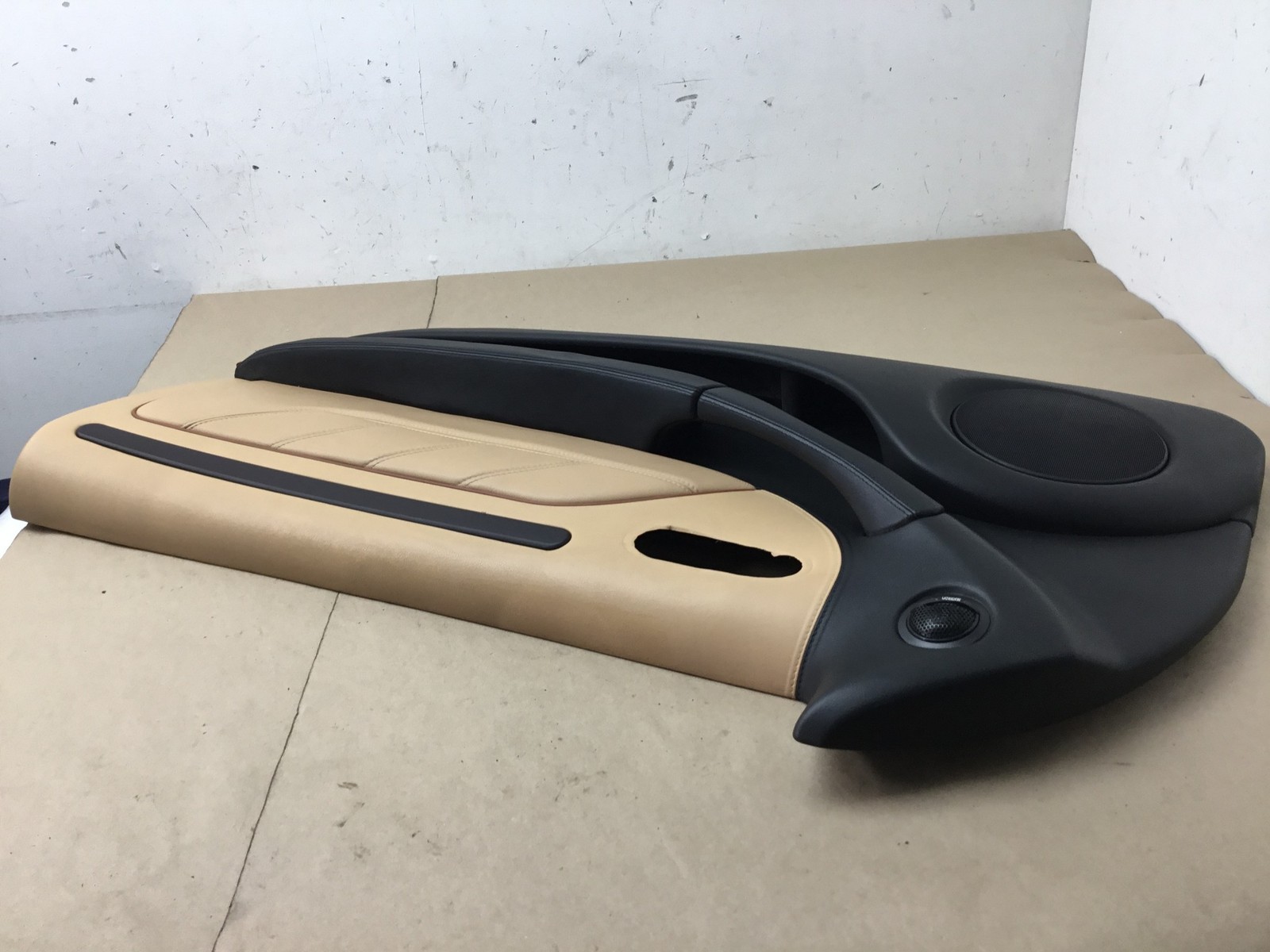 Maserati Coupe GT 2003 Front Right Passenger Door Cover Panel Trim 02-06 ;:Y