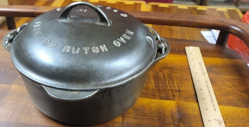 Griswold No. 8 Tight Top Dutch Oven W Self Basting Lid