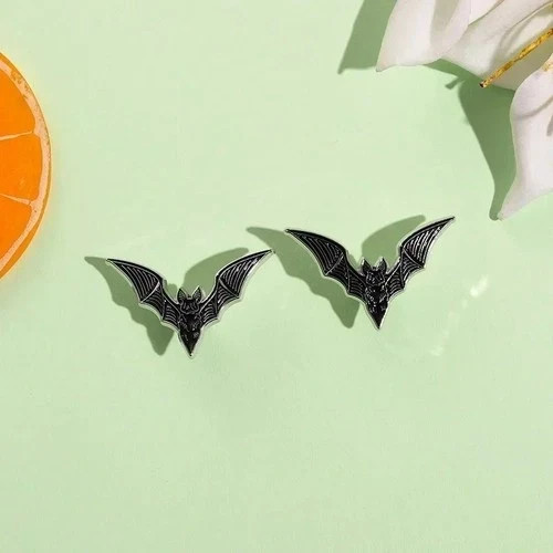 Halloween Bat Brooch Punk Vintage Animal Enamel Pin Badge Bag Clothes Jewelry
