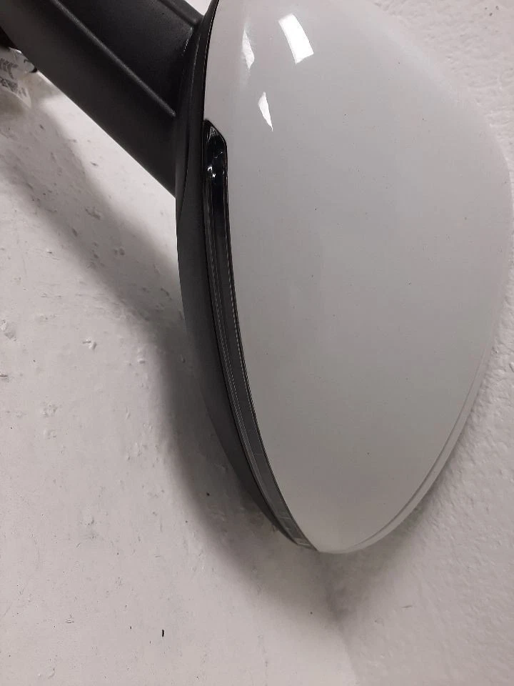 Espejo retrovisor lateral del conductor Porsche Macan 2017 con alerta de punto ciego para 15-19 Foto 2 de 4