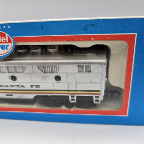 Model Power HO Scale Santa Fe Diesel Locomotive Lot - Picture 4 of 15