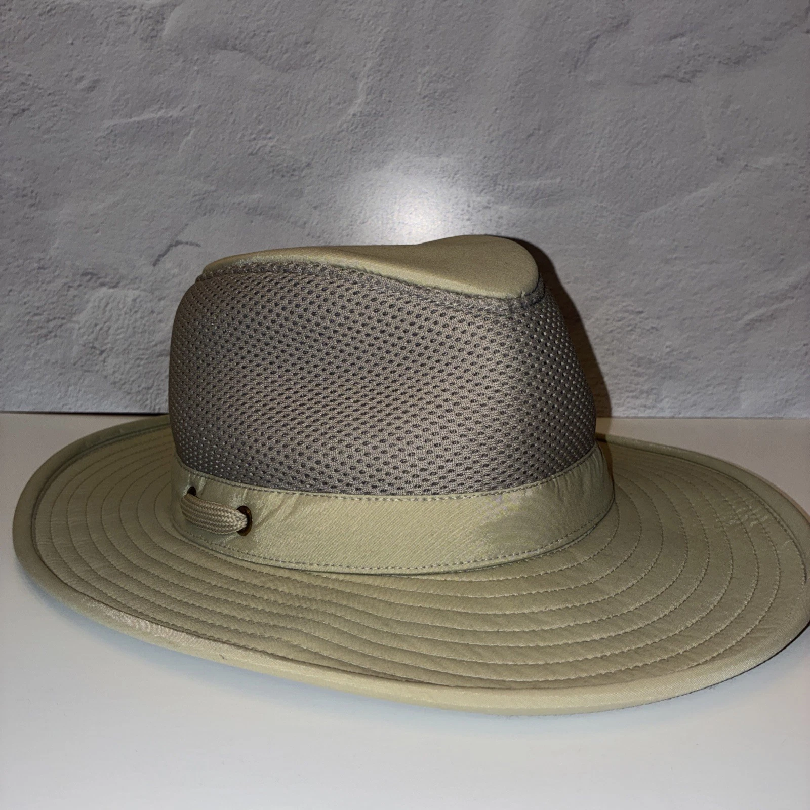 EUCTilley Endurables Lighterweight Mesh Hat Safari Sun Cap Men's Size 7 1/4 LTM8