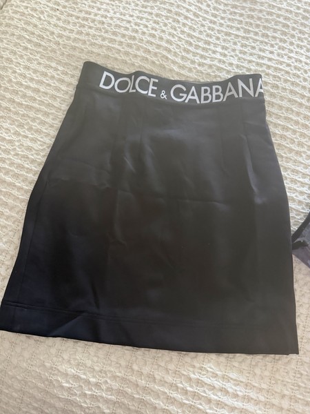 Dolce & Gabbana Women’s Black Solid Mini Skirt EU 40 Zip Logo Accent