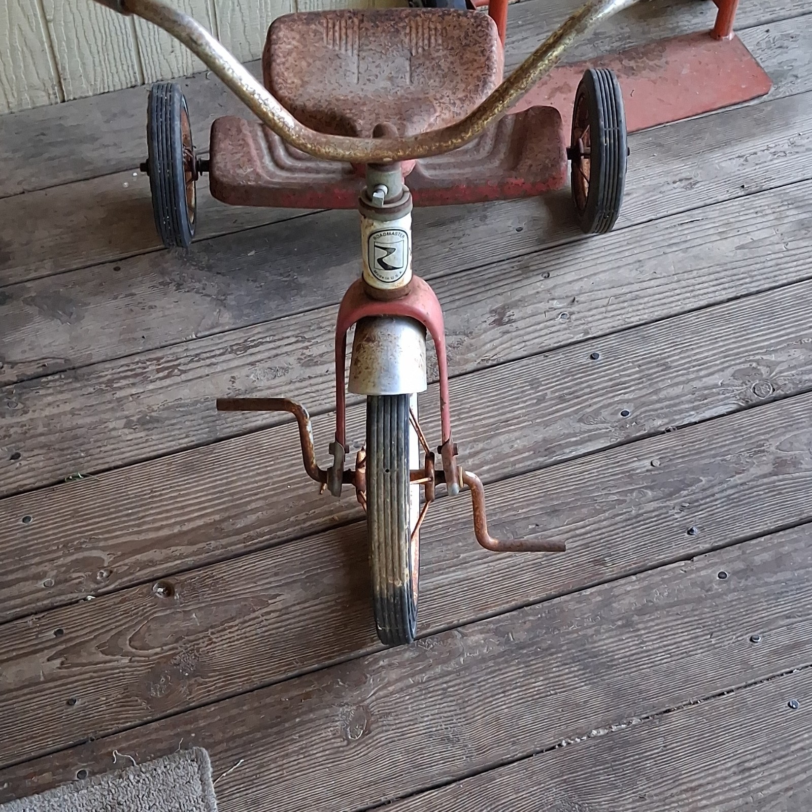 (Used) Murray Vintage Red Metal Tricycle 3-Wheel Ride-On for Boys & Girls Ages 3-7 (80.00 USD)