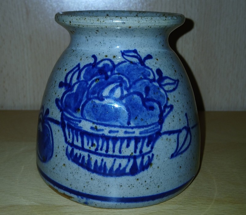 Great Bay Pottery Blue Apple Vase small Utensil holder Crock 4 in