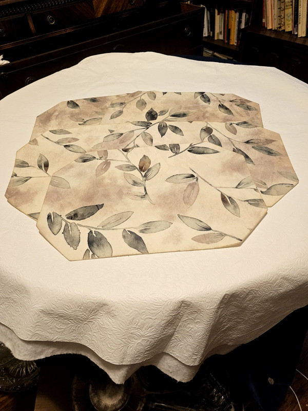 5  Vinyl Green Leaves with White Backing Placemats