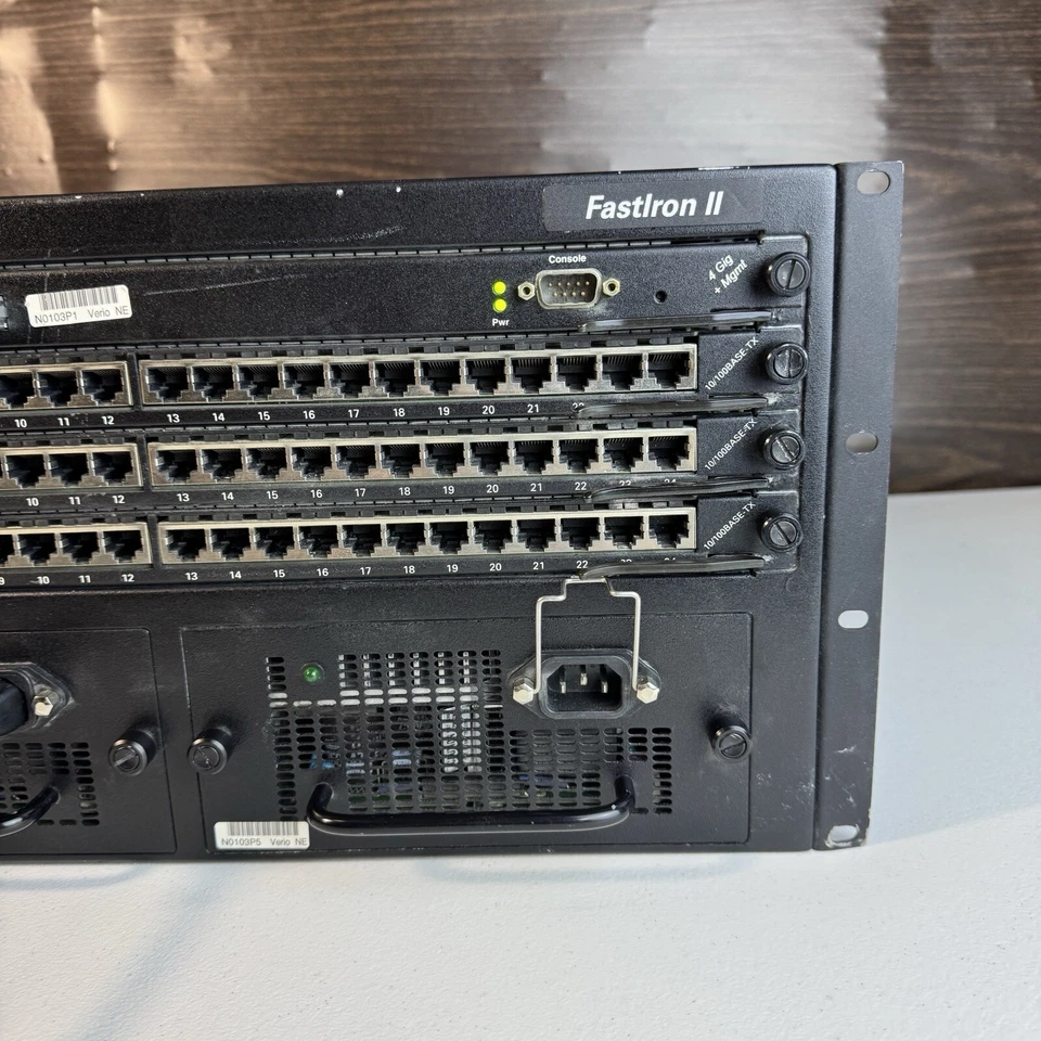 Foundry Networks B4000 FastIron 2 FI7204 S/N 1154 - Image 4 of 4