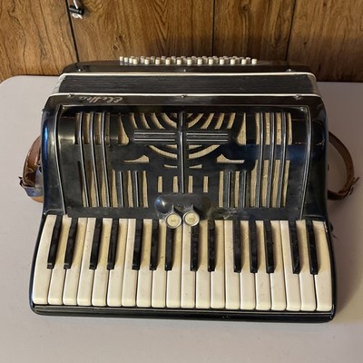 Elettra Accordion - Made In Italy Etched In Bottom. Keyboard and buttons work