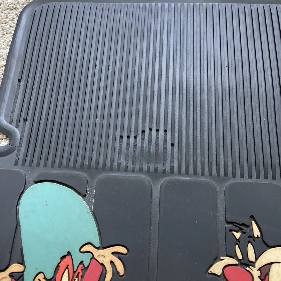 Alfombrillas de goma vintage Looney Tunes para auto camión 1994 Tasmanian Devil Piolín RARO Foto 4 de 4