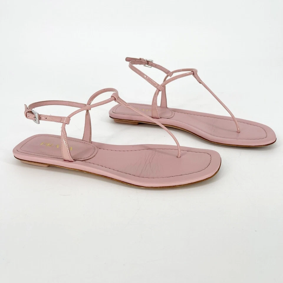 Sandalia plana Prada de charol rosa pálido con correa en T talla IT 37 Foto 2 de 4