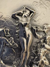 Sterling Dish Featuring A Magnificently Captured Birth Of Venus 