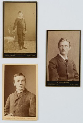 ATELIER E. RHEINSTÄDTER (19.Jhd), 3 CdV. Portraits junger Herren, um 1881, CDV